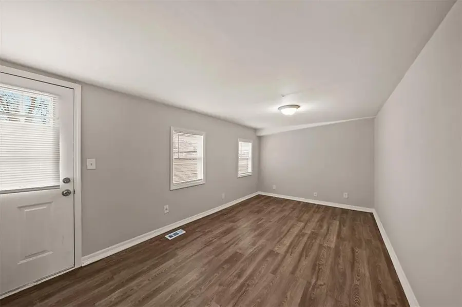 126 S Village Street, Tonganoxie, KS 66086 - Image #3