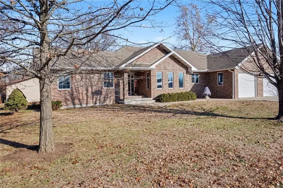 545 E Monroe Avenue, Garnett, KS 66032 - Image #3