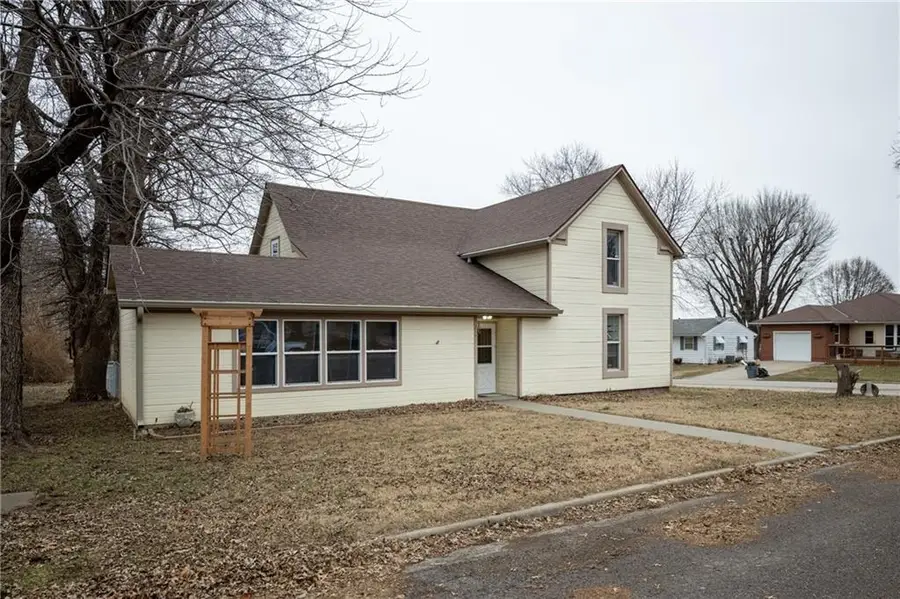 214 E 13th Street, Higginsville, MO 64037 - Image #2