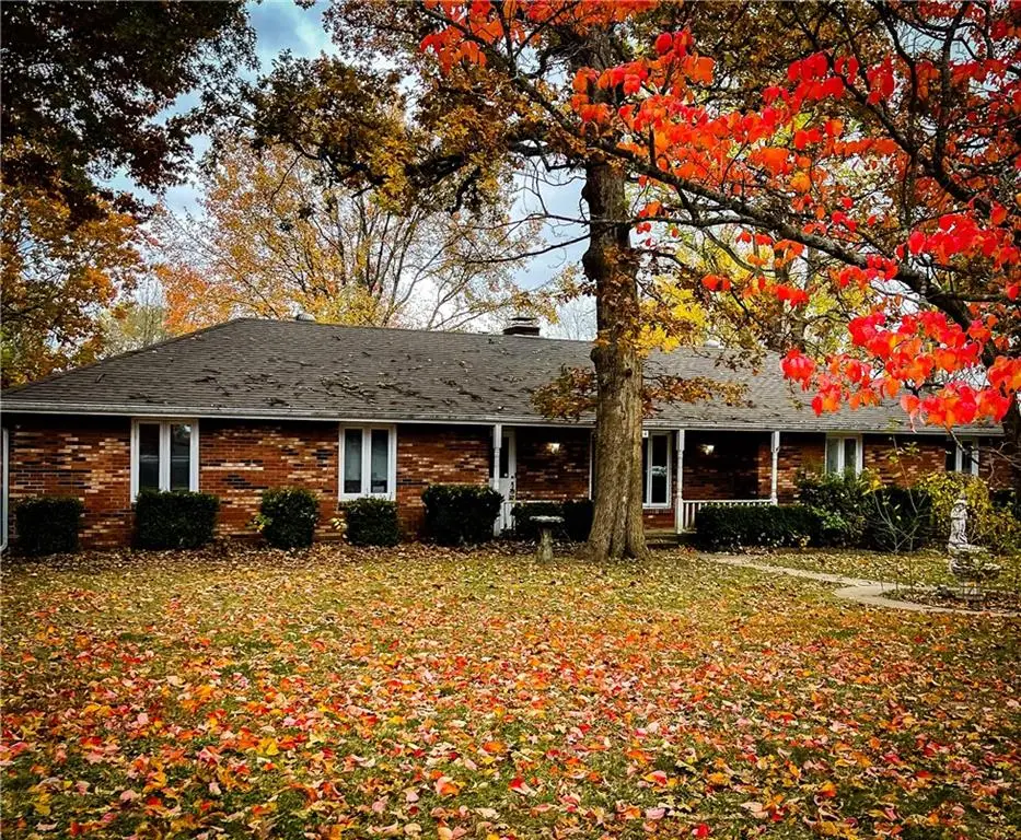 204 W Oak Street, Nixa, MO 65714 - Image #1