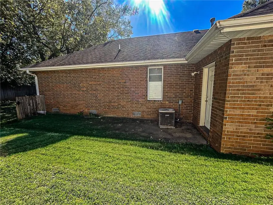 888 S Long Drive, Springfield, MO 65802 - Image #3