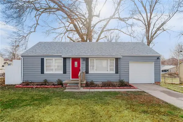 7523 W 64th Terrace, Overland Park, KS 66202