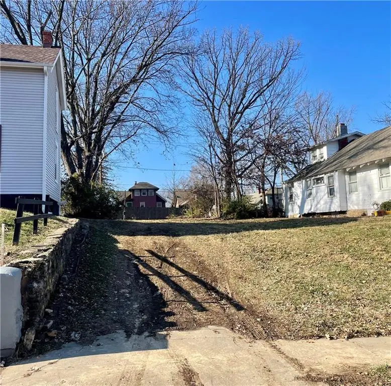 5422 Virginia Avenue, Kansas City, MO 64110 - Image #1