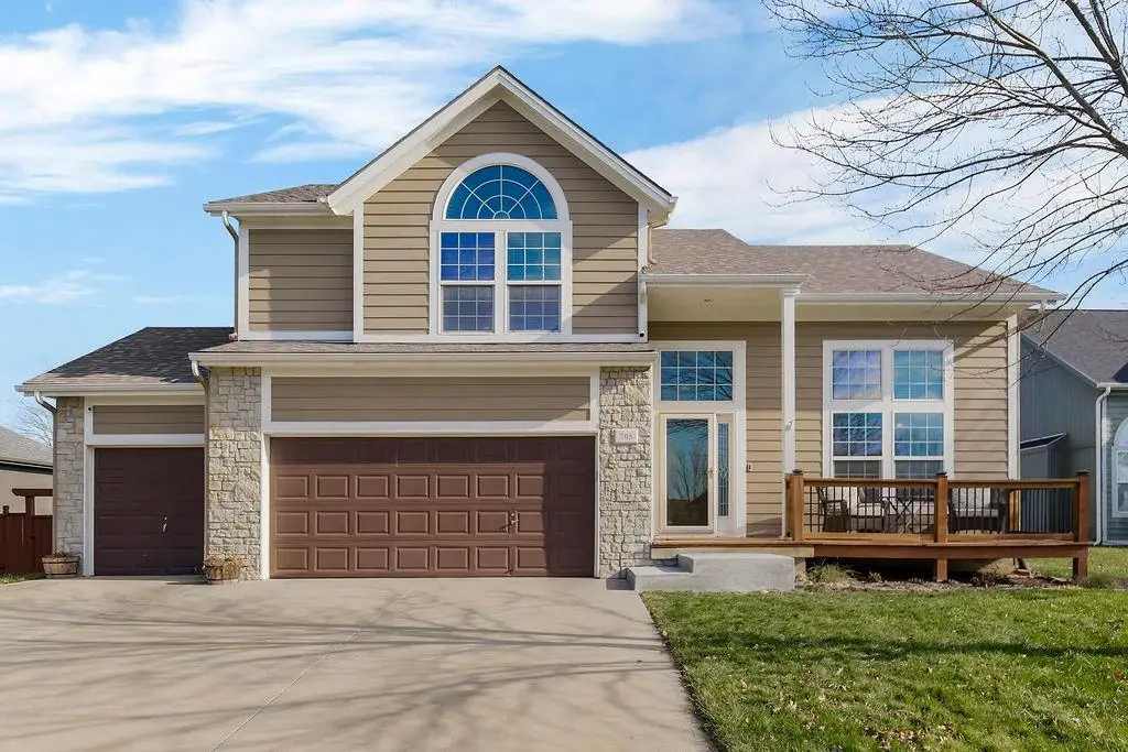 705 S Spruce Circle, Gardner, KS 66030 - Image #1