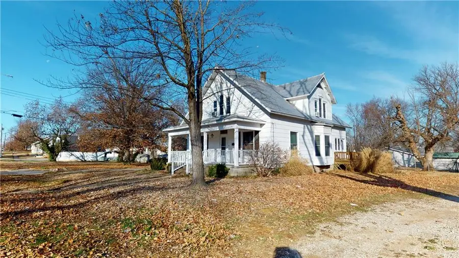 728 W Hunter Street, Nevada, MO 64772 - Image #2