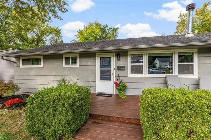 7828 Ash Street, Prairie Village, KS 66208 - Image #2