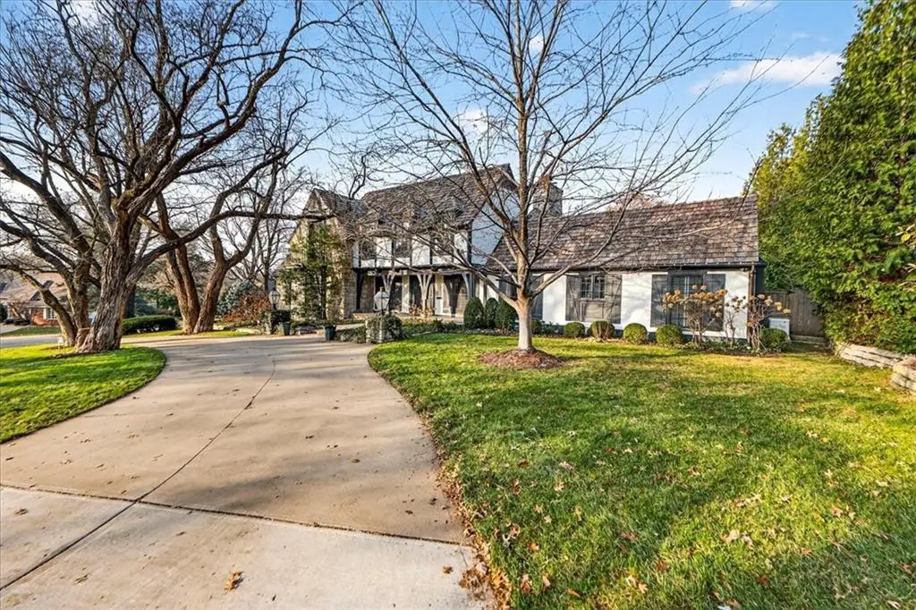 2504 W 70th Terrace, Mission Hills, KS 66208 - Image #1