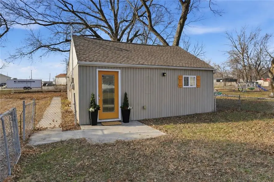 1404 S Butler Drive, Harrisonville, MO 64701 - Image #2