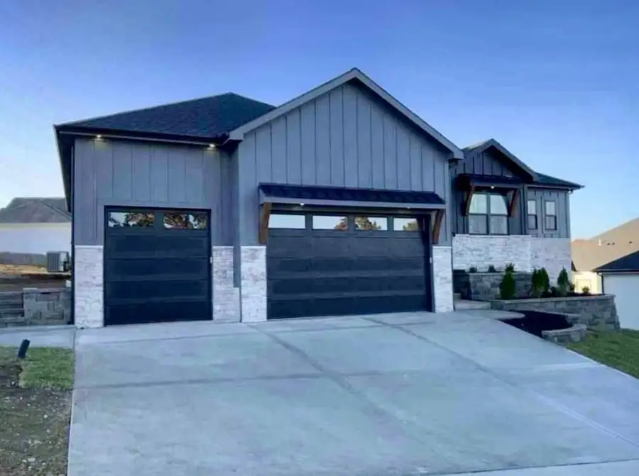 804 SE Pine Court, Blue Springs, MO 64014 - Image #2