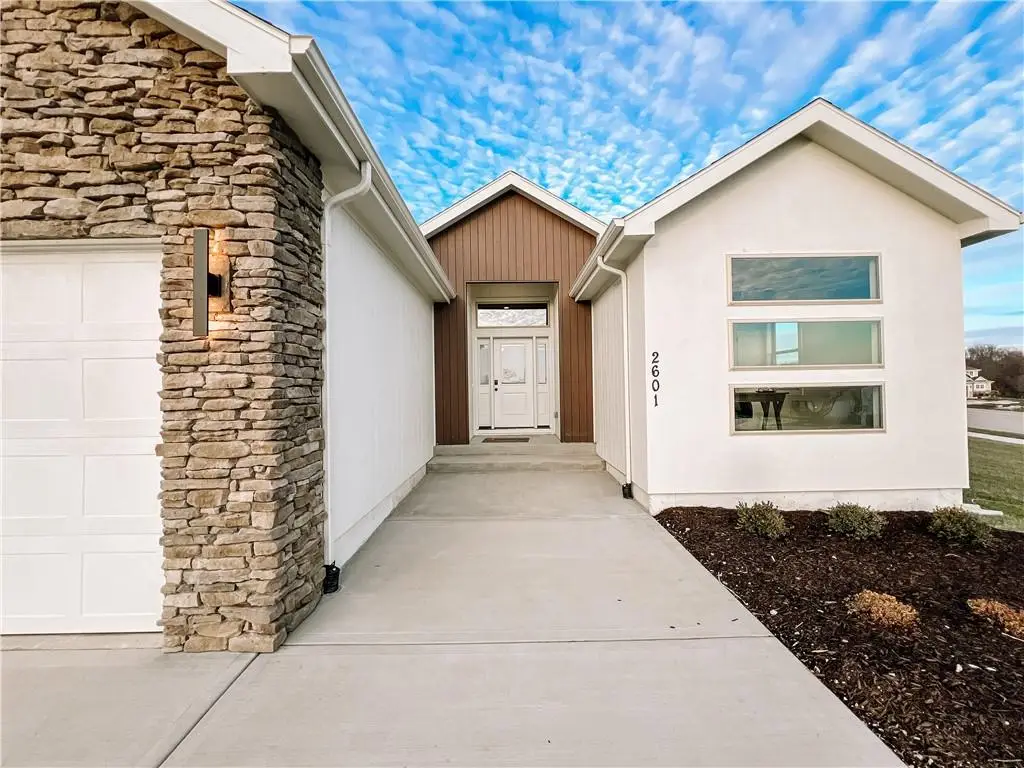 2700 Wheatley Drive, Blue Springs, MO 64029 - Image #1