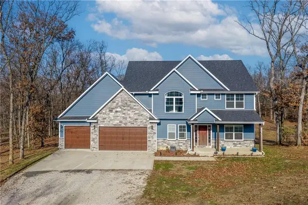 868 265 Road, Knob Noster, MO 65336