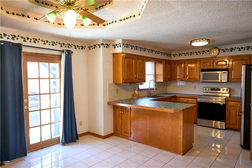 616 NE Michael Drive, Lees Summit, MO 64086 - Image #1