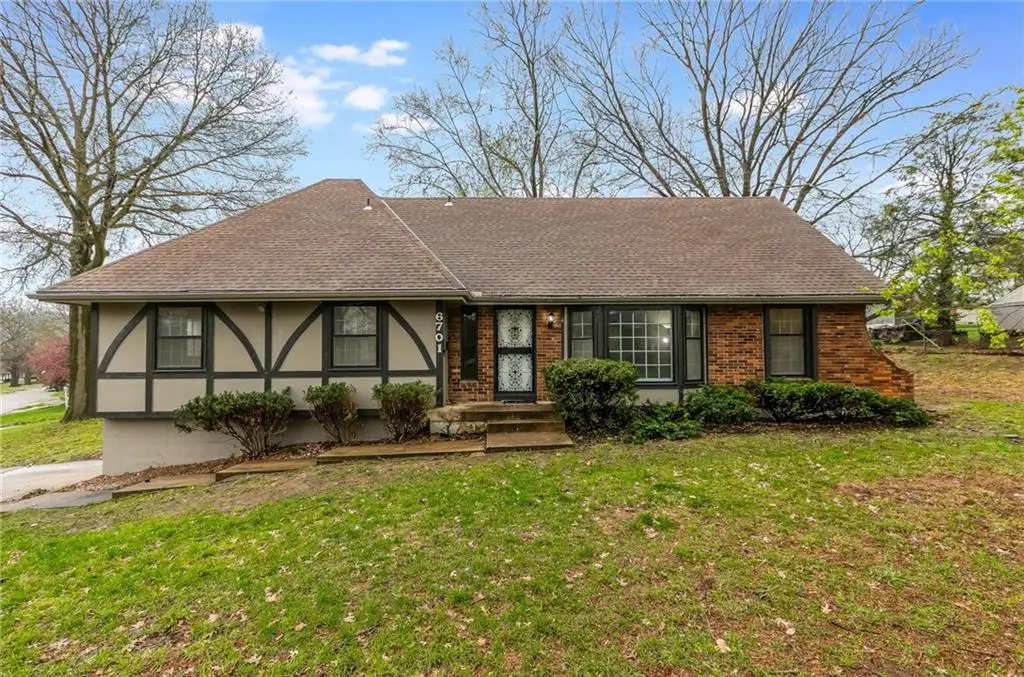 6701 E 127 Street, Grandview, MO 64030 - Image #1