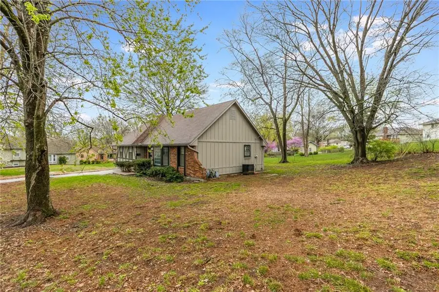 6701 E 127 Street, Grandview, MO 64030 - Image #3