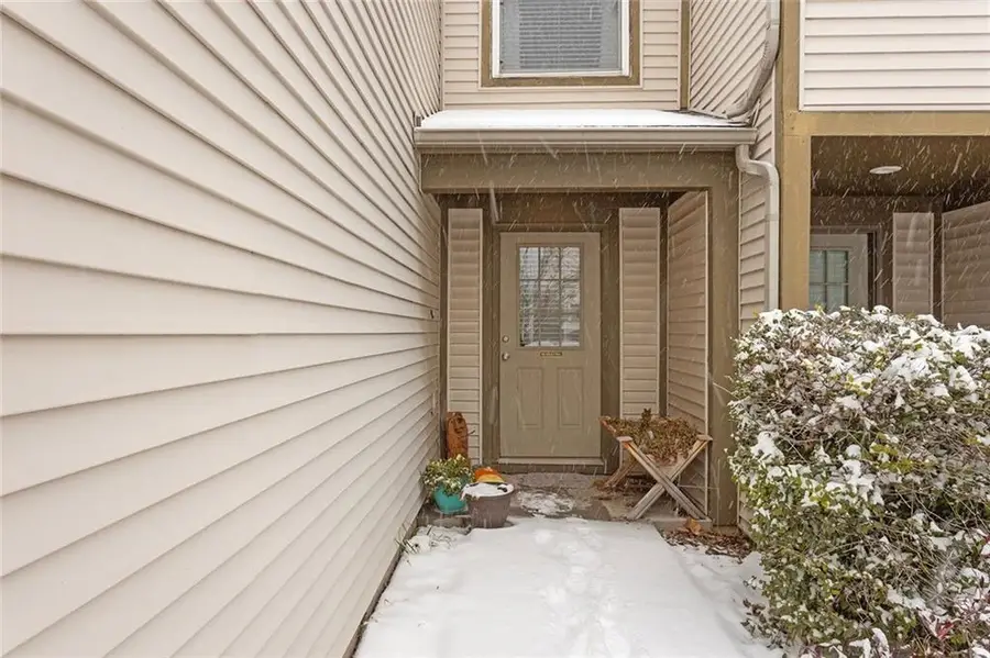 5436 N Fairmount Avenue, Kansas City, MO 64118 - Image #2