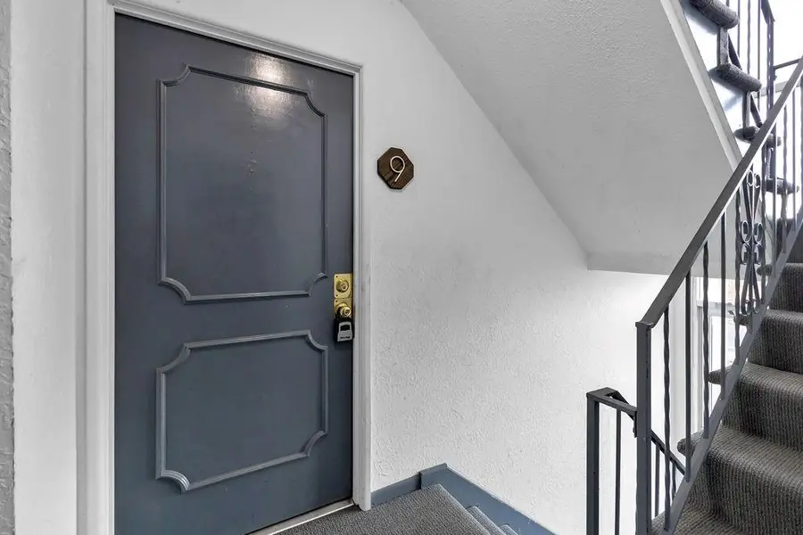 2811 Pembroke Lane #A9, Saint Joseph, MO 64506 - Image #2