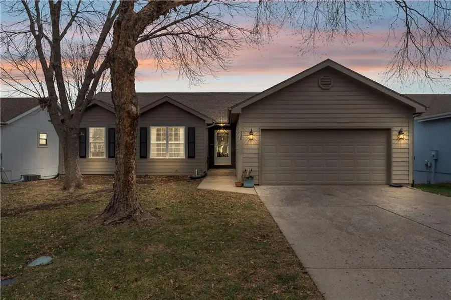 528 Durham Court, Lawrence, KS 66049 - Image #3