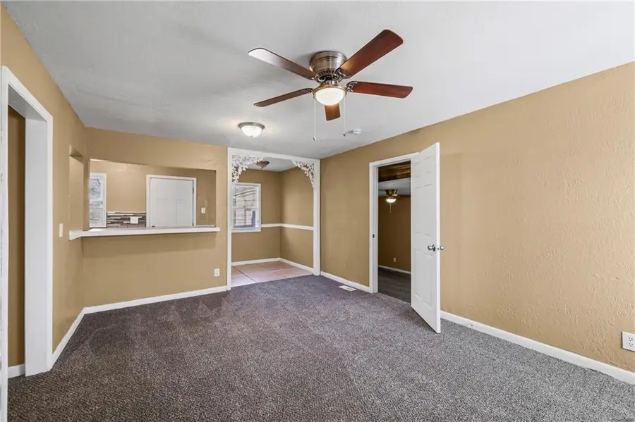 10008 Hardesty Avenue, Kansas City, MO 64137 - Image #2