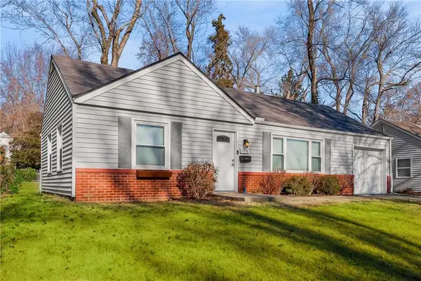 7576 Rainbow Drive, Prairie Village, KS 66208