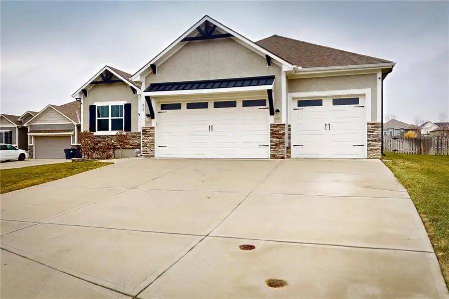309 SW Chelmsford Drive, Blue Springs, MO 64014 - Image #3
