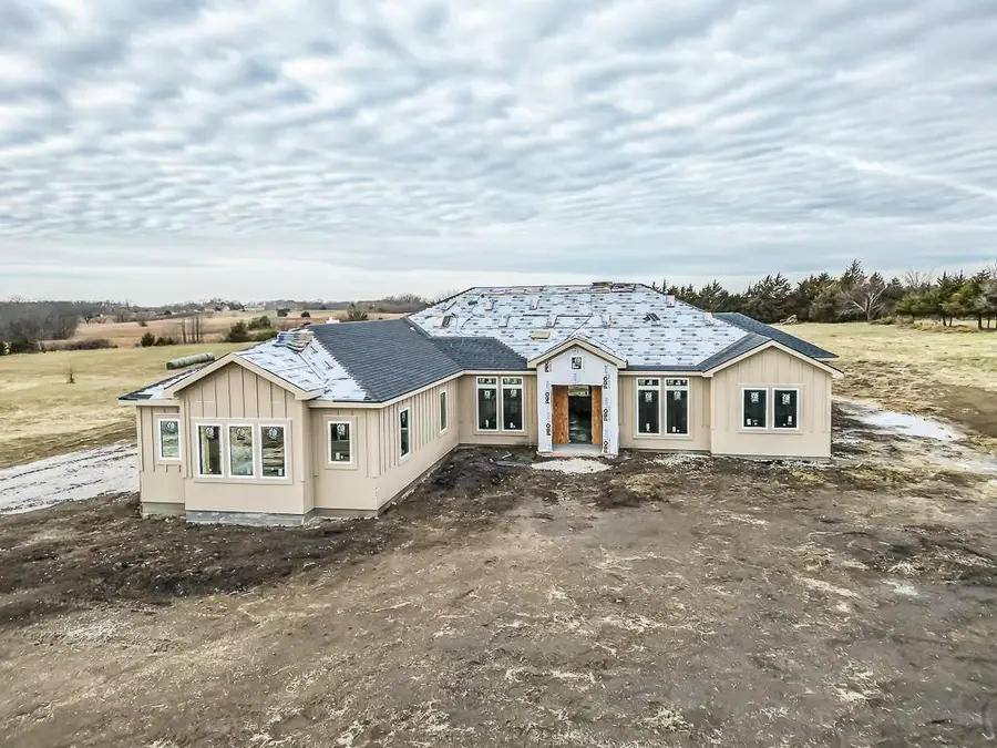 17965 235th Street, Tonganoxie, KS 66086 - Image #2