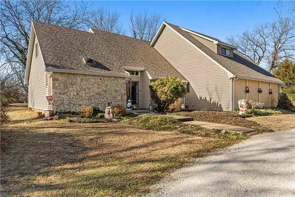 16800 S 1413 Road, Nevada, MO 64772