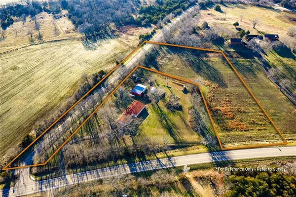 6880 SE 10th Street, Tecumseh, KS 66542