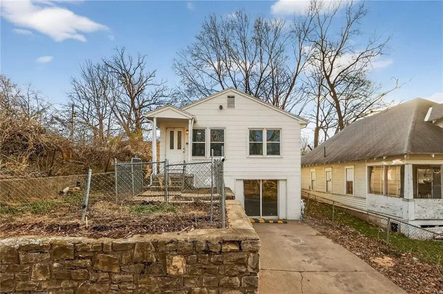 8727 E Lexington Avenue, Independence, MO 64053 - #2