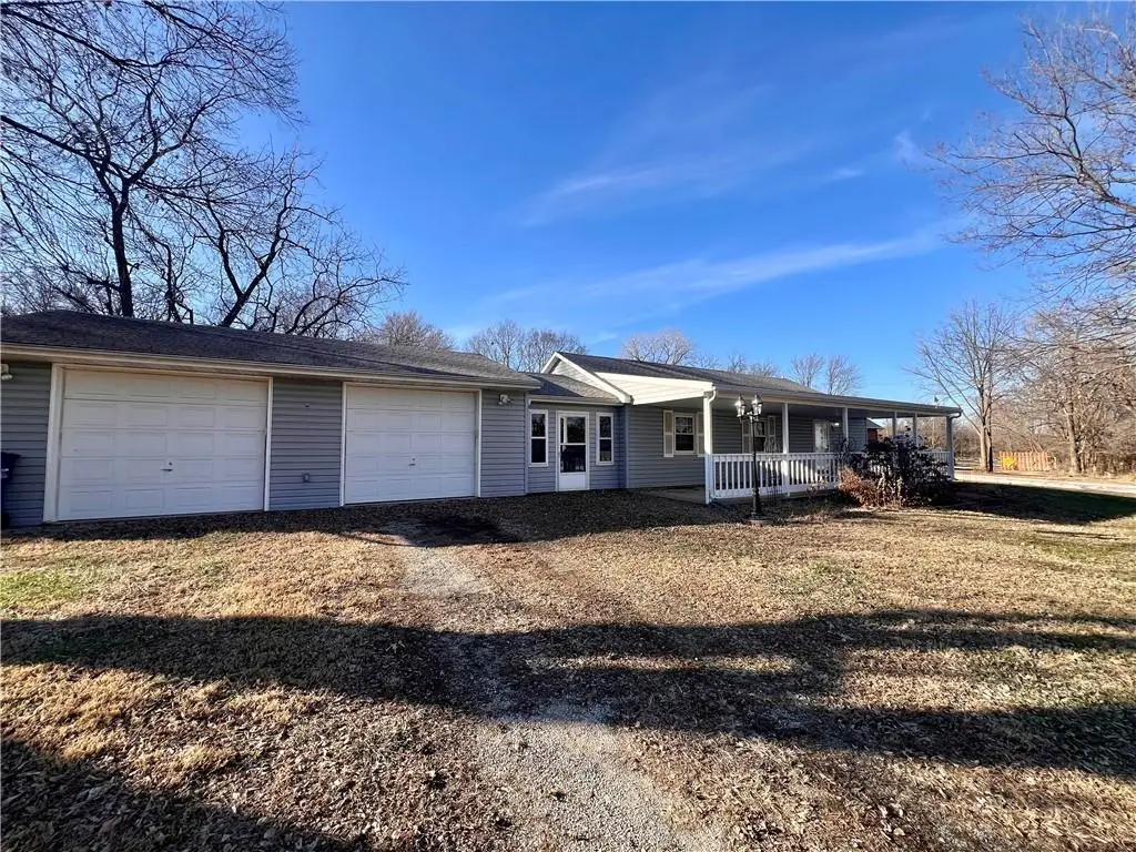 201 S Vine Street, McLouth, KS 66054 - Image #1