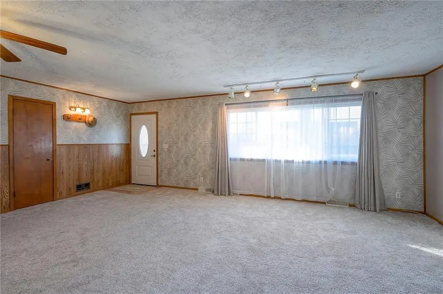 6509 Twin Oaks Drive, Kansas City, MO 64151 - Image #2