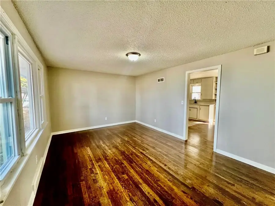 6809 Hunter Street, Raytown, MO 64133 - Image #2