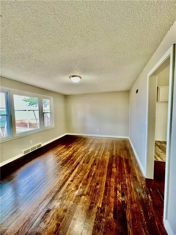 6809 Hunter Street, Raytown, MO 64133 - Image #3