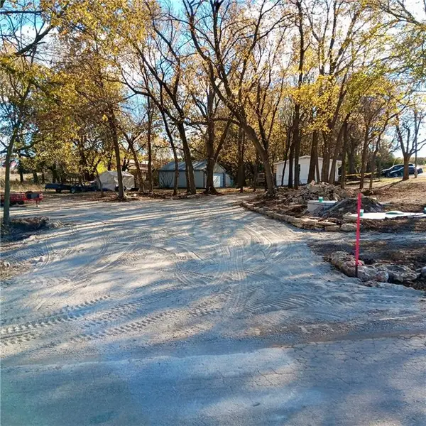 66 & 70 Redwood Lane, Linn Valley, KS 66040