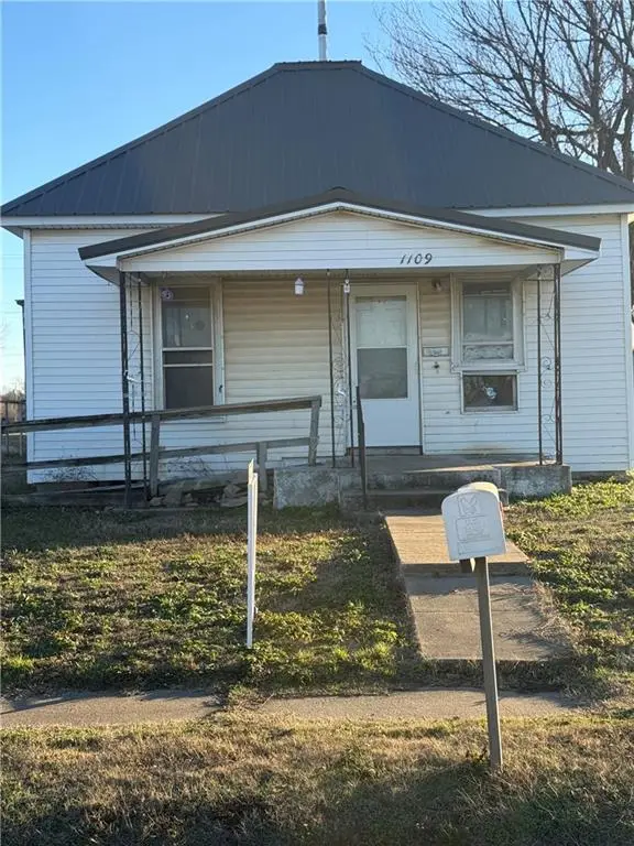 1109 W 11th Street, Coffeyville, KS 67337 - Image #1