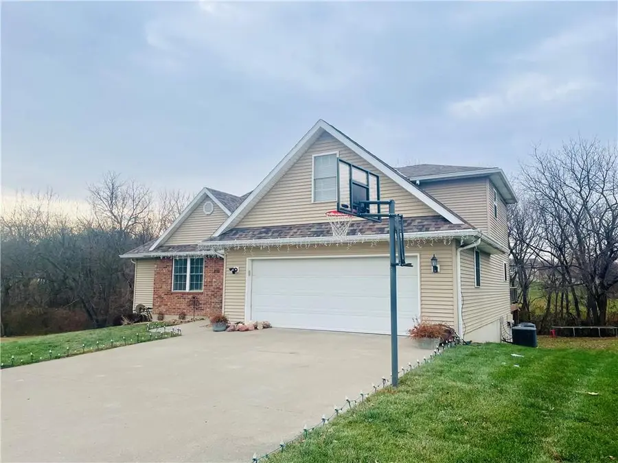 810 Arrowhead Circle, Maryville, MO 64468 - Image #2