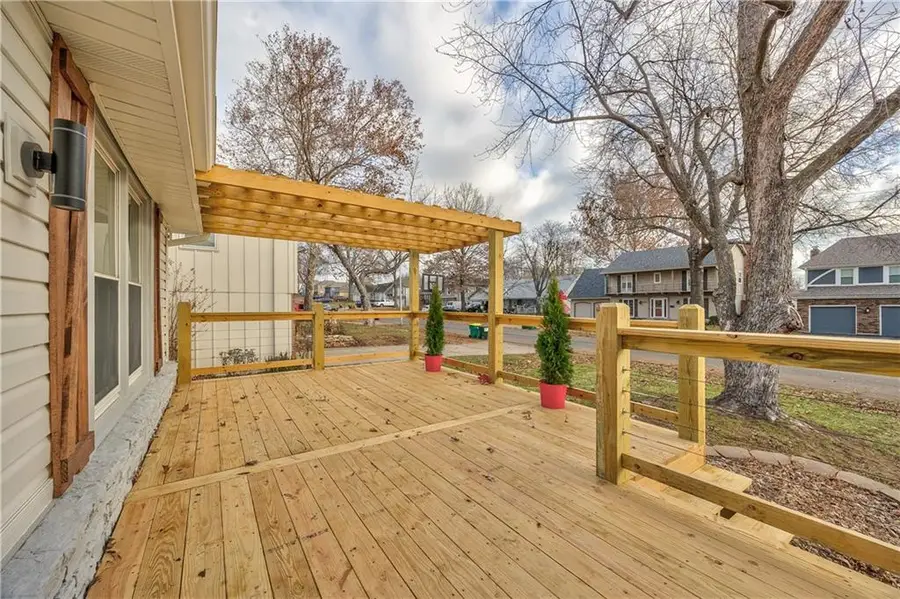 10036 Wedd Drive, Overland Park, KS 66212 - Image #3