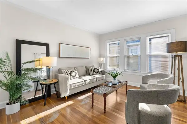 7341 Main Street, Kansas City, MO 64114