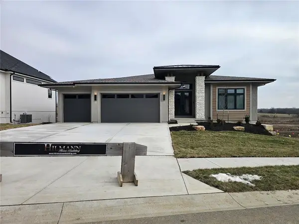 11245 S Sunray Drive, Olathe, KS 66061