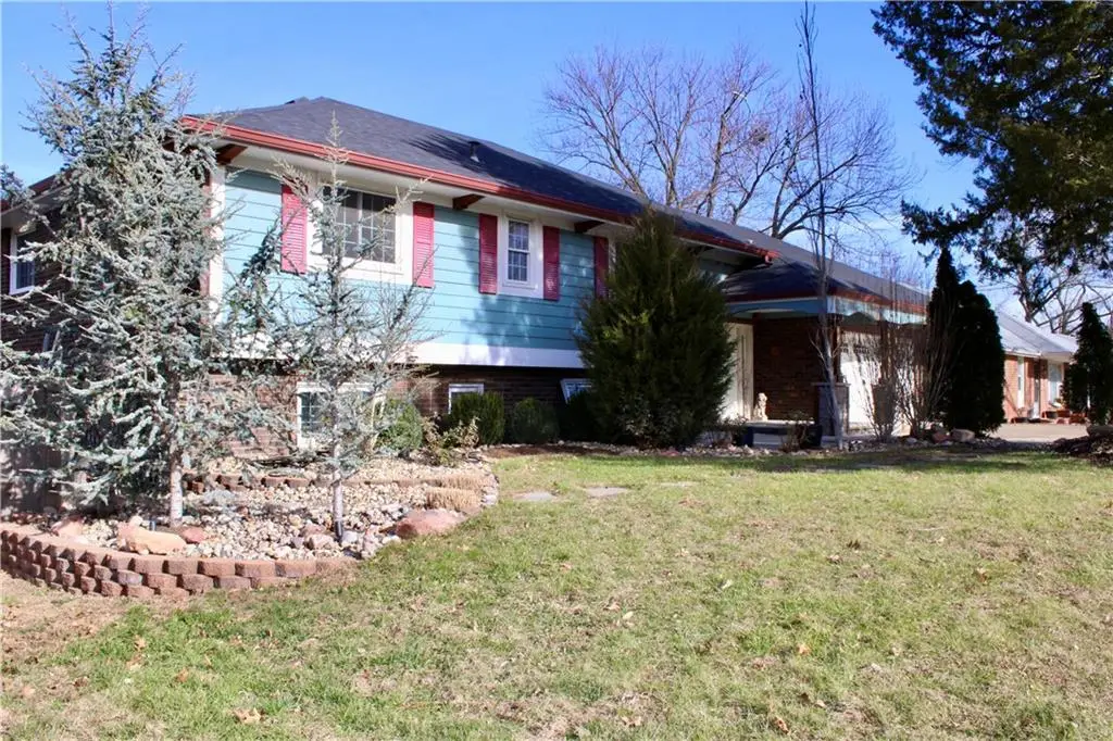 5948 Richmond Avenue, Kansas City, KS 66102 - Image #1