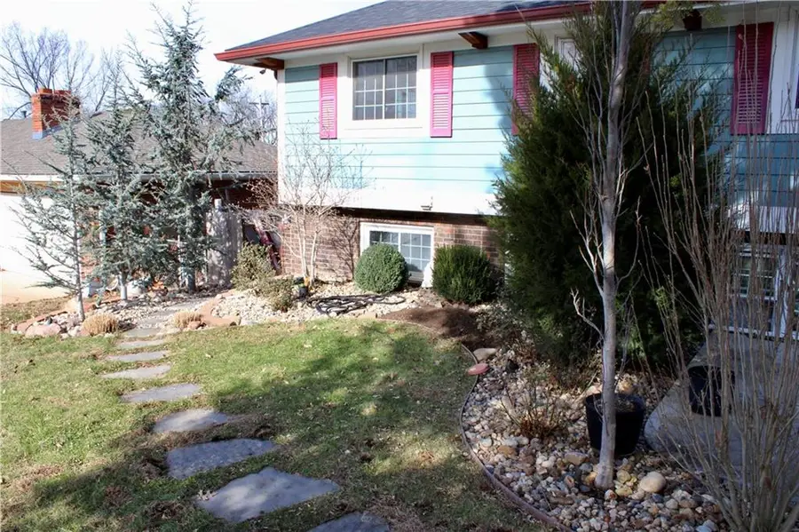 5948 Richmond Avenue, Kansas City, KS 66102 - Image #2