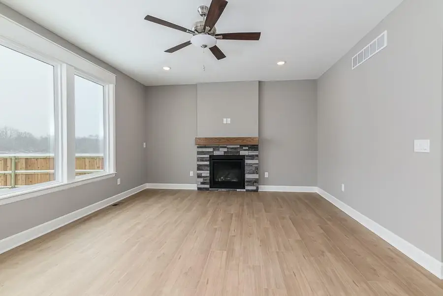 924 168th Court, Basehor, KS 66007 - Image #3