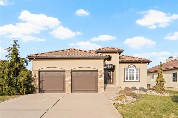 1208 SW Neelie Lane, Lee's Summit, MO 64082