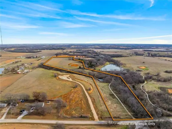 1036 E 1700 Road, Lawrence, KS 66046