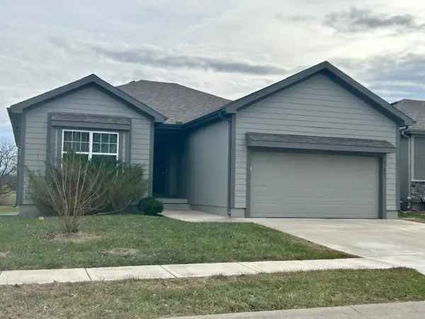 21801 Southcreek Road, Peculiar, MO 64078