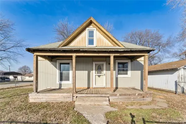 545 W 7th Avenue, Garnett, KS 66032