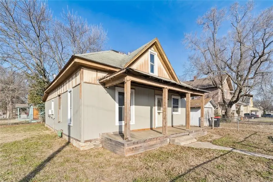 545 W 7th Avenue, Garnett, KS 66032 - Image #2