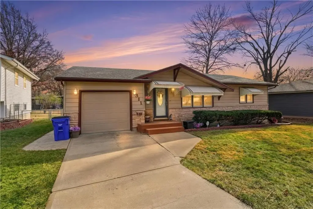 311 NE Arlington Circle, Lees Summit, MO 64063 - Image #1