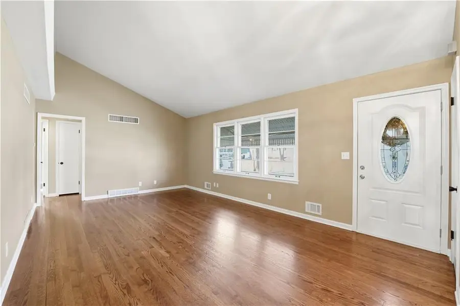 311 NE Arlington Circle, Lees Summit, MO 64063 - Image #3