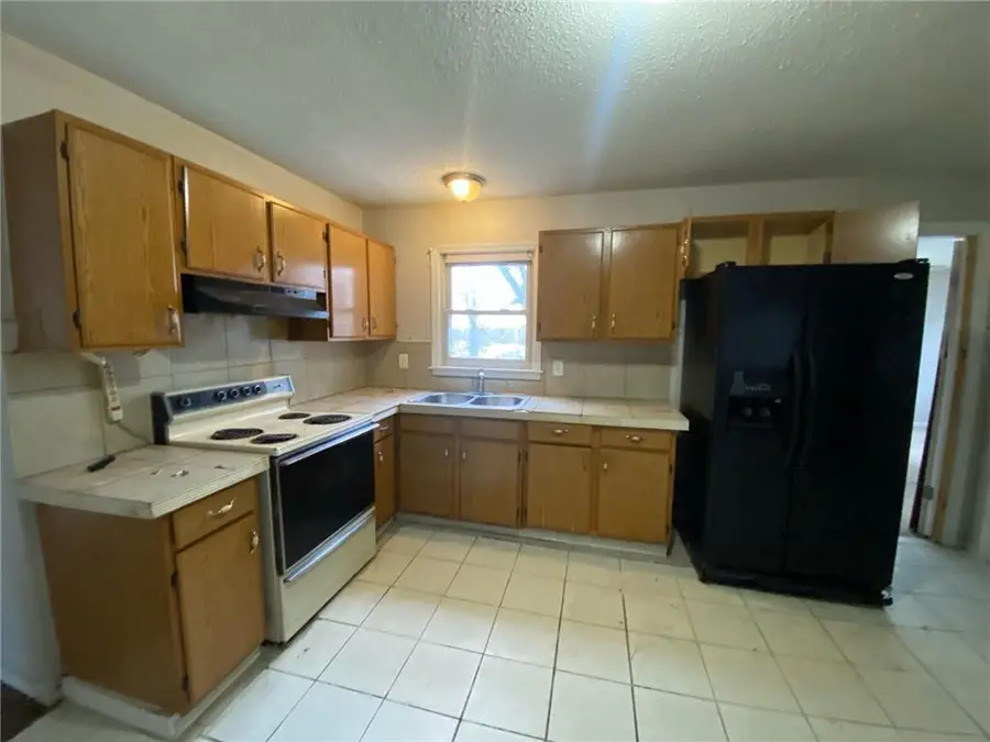 9001 E 75th Street, Raytown, MO 64138 - Image #2