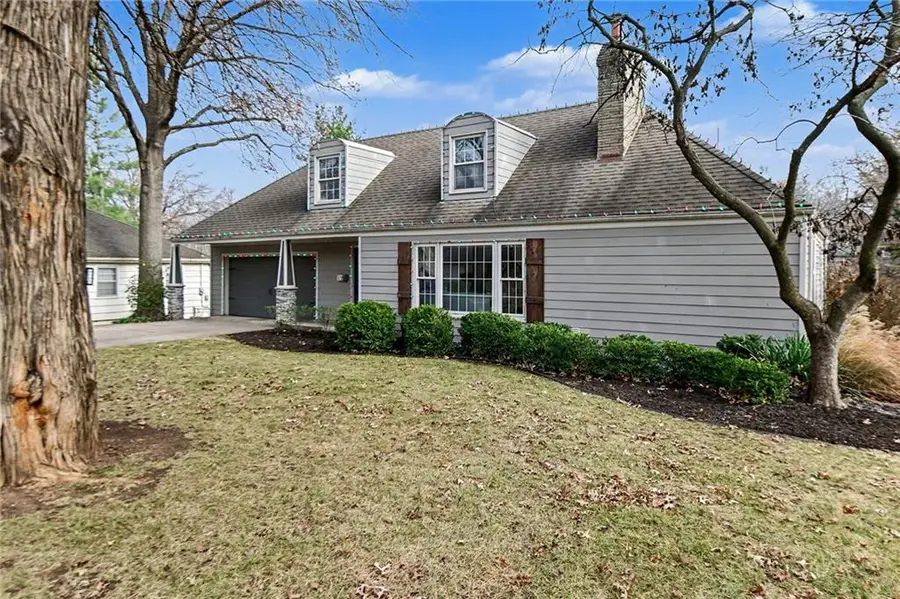 8001 Dearborn Drive, Prairie Village, KS 66208 - Image #3